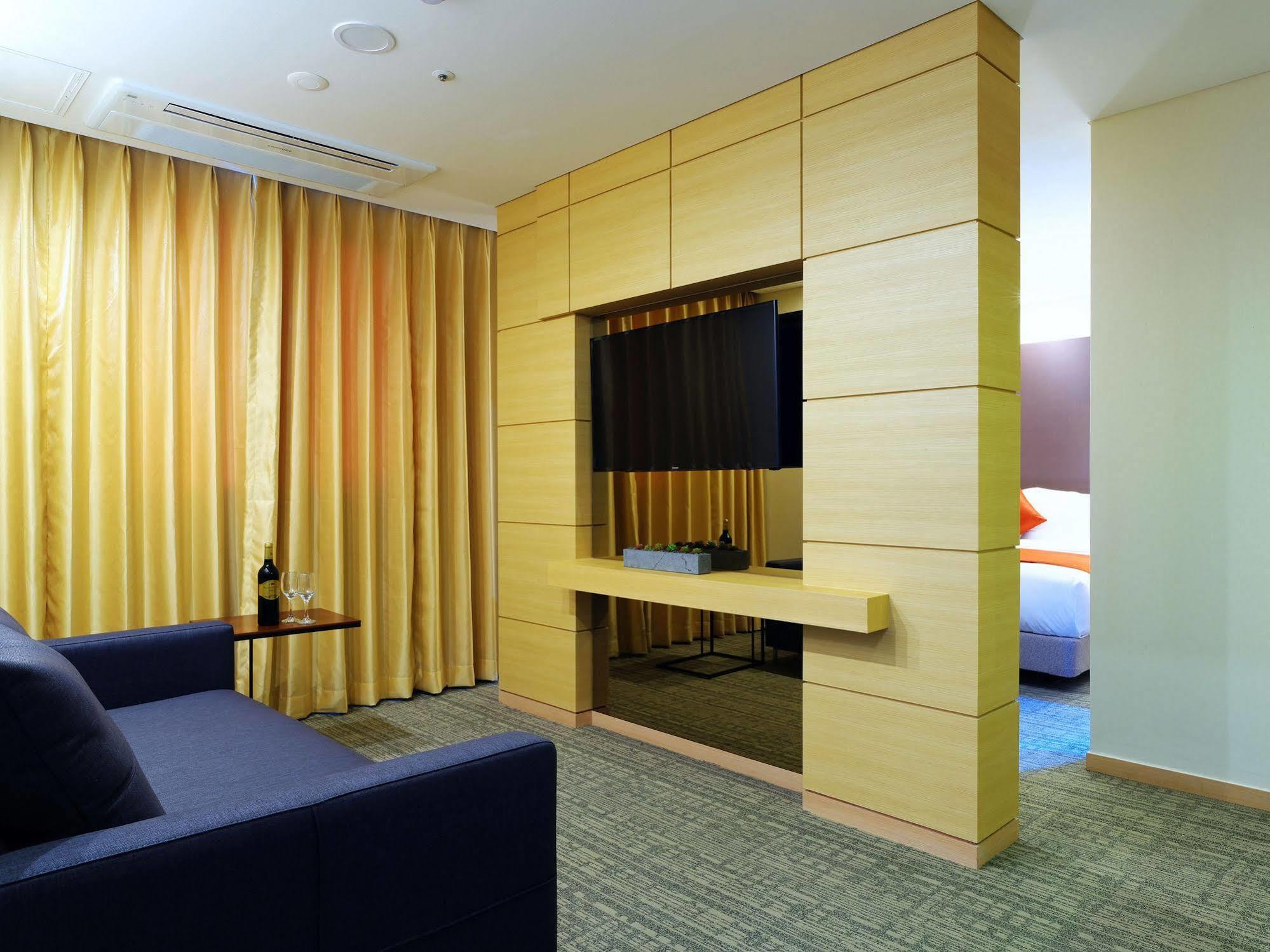 On City Hotel Cheonan Eksteriør bilde